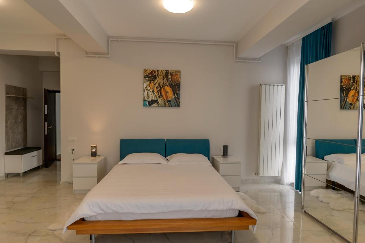 Atlantis Apartments & Studios Mamaia Exteriör bild